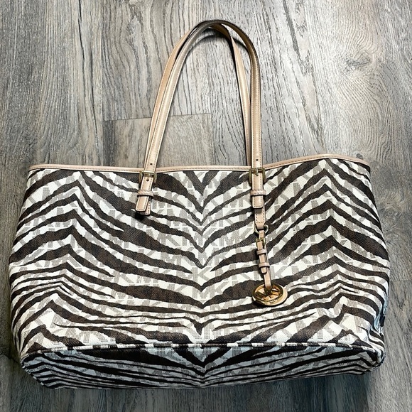 Michael Kors Large Vanilla Tiger Jet Set Multifunction Tote Bag Saffiano Leather